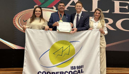 Coopercocal é homenageada na Alesc e recebe o prêmio “SC Vale Ouro”